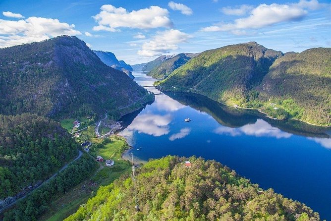 Private Fjordcruise by Luxury Pontoon Boat - Bergen Fjords - Why this private Bergen fjord cruise feels different