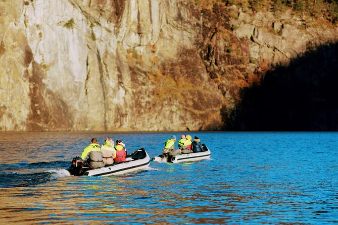 Private Fjordcruise by Luxury Pontoon Boat - Bergen Fjords - The pontoon boat and what the design means