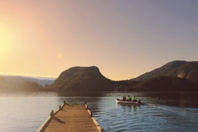 Private Fjordcruise by Luxury Pontoon Boat – Bergen Fjords