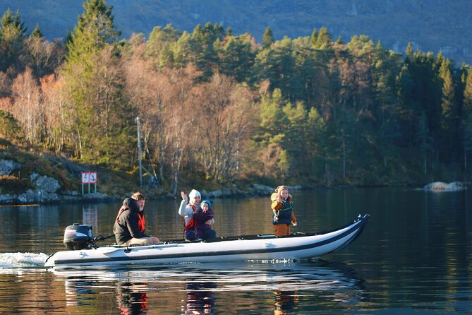 Private Fjordcruise by Luxury Pontoon Boat - Bergen Fjords - Passing through the fjords toward quieter water