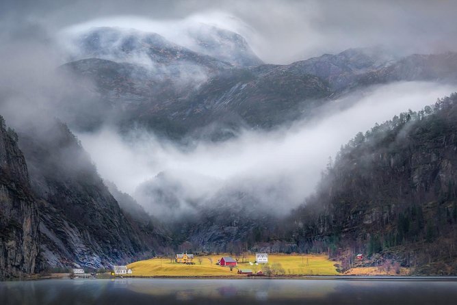Private Fjordcruise by Luxury Pontoon Boat - Bergen Fjords - Waterfalls, reflections, and seasonal scenery
