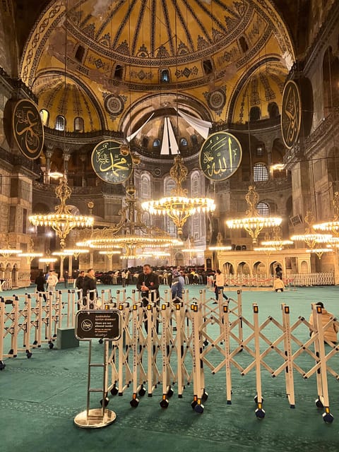 Private Guided Istanbul Luxury Tour (Tickets and Transfers) - What the guide adds to the day