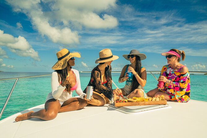 Private Luxury 36' Yacht from Fajardo to Icacos or Palomino - What the 35 to 36-foot yacht means for your day