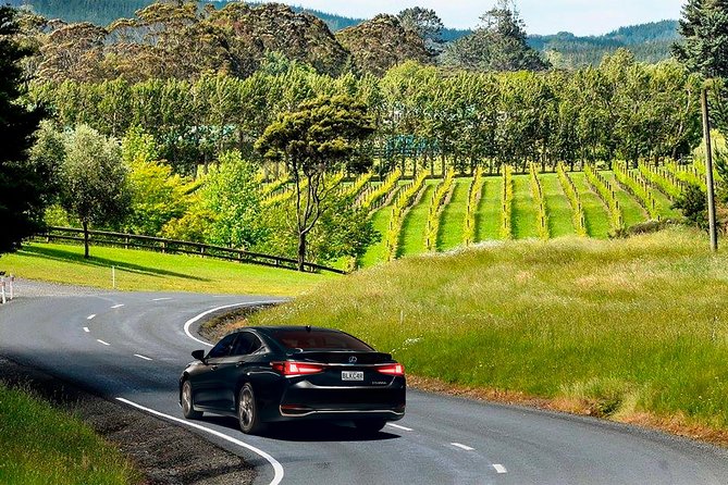 Private Luxury Airport Transfers in Auckland – Sedans & Vans - The drive from the airport to Auckland City