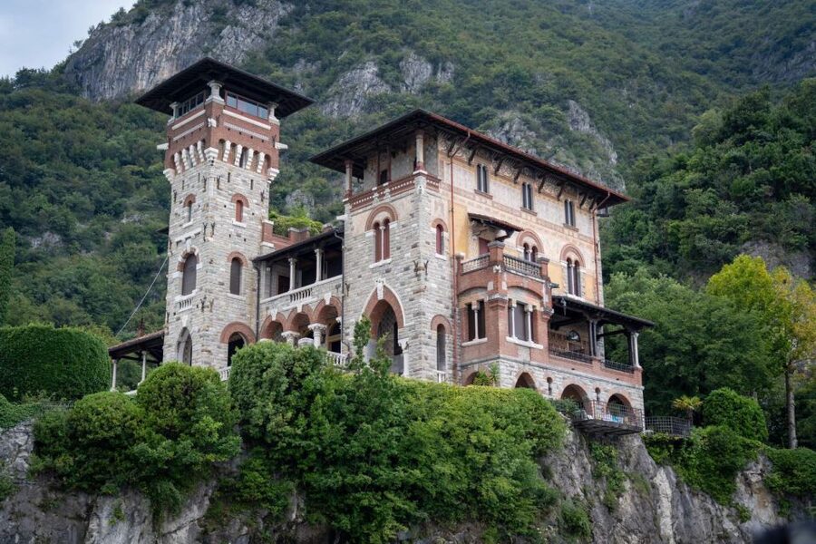 Private Luxury Boat Tour of Lake Como with Stops & Drinks - Drinks, swimming, and what to bring