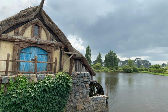 Private Luxury Tour to Hobbiton Movie Set & Waitimo Glowworm Cave - Hobbiton Movie Set: more than a film backdrop