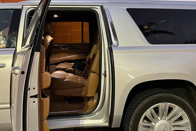 Private Luxury Transfer from Airport to Playa del Carmen - Drinks, towels, and the luxury extras