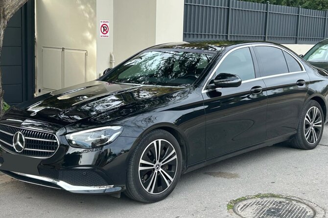 Private Luxury Transfer from Athens to Athens Airport - Choosing the right vehicle for your party