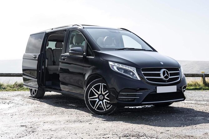 Private luxury transfer from Edinburgh Airport to Edinburgh - A calm first half-hour in Edinburgh