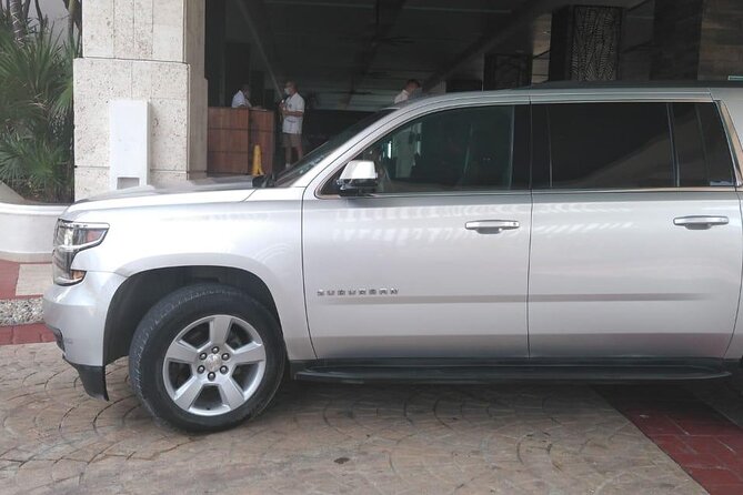 Private luxury transportation from CUN Airport to Playa del Carmen - Service quality depends on communication