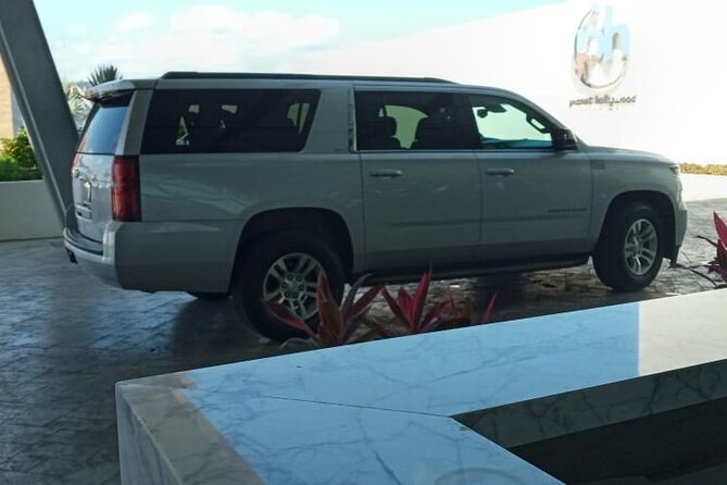 Private luxury transportation from CUN Airport to Puerto Morelos - Communication Can Make or Break the Experience