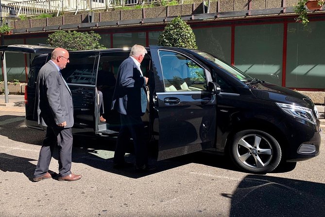 Private Luxury Van from Heathrow Airport LHR to Central London - The ride into central London takes about an hour