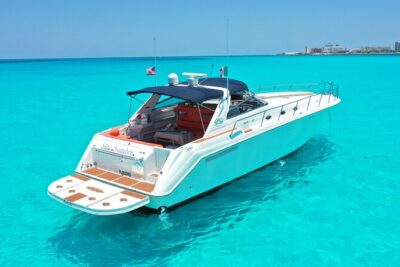 Private Luxury Yacht 55FT Rental in Cancun