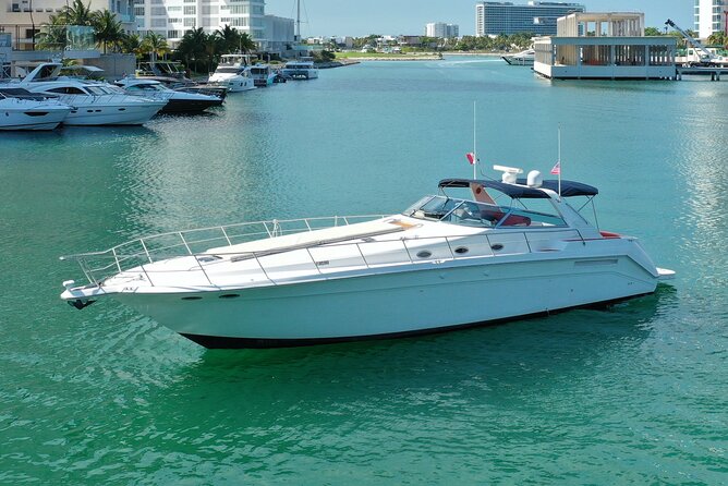 Private Luxury Yacht 55FT Rental in Cancun - One and Two Hours: A Short Cruise Near Cancun