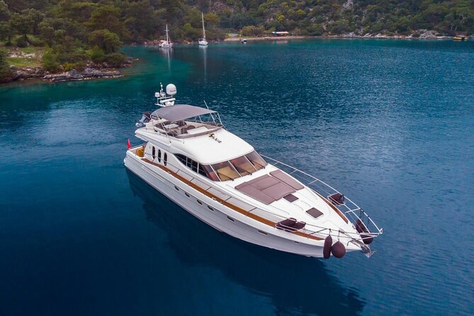 Private Luxury Yacht Cruise on Bosphorus - The bridges and Rumeli Fortress