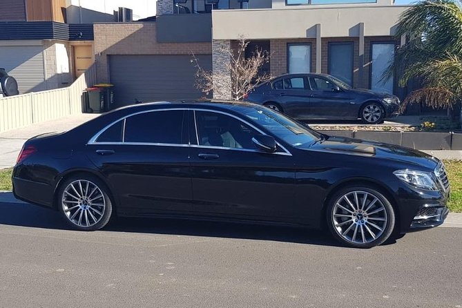 Private Melbourne CBD Sightseeing Tour – luxury vehicle - Melbourne airport to the CBD in about 35 minutes