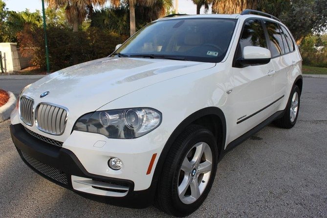 Private Round Trip Airport (UVF) Transfer: Luxury SUV - Is the luxury SUV really luxurious?