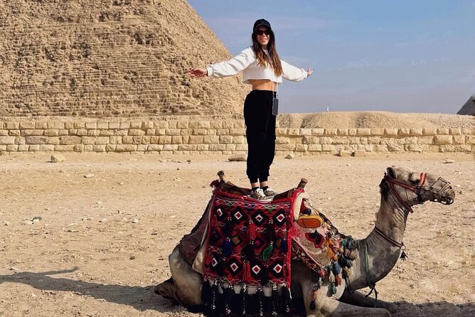 Private Tour in Giza Pyramids Sphinx with VIP Lunch - Hotel or airport pickup makes the morning simpler