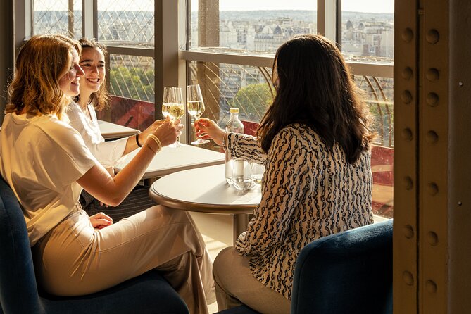 Private Tour, Luxury Eiffel Tower Lunch, Seine Cruise & Louvre - What this Paris tour is really trying to do