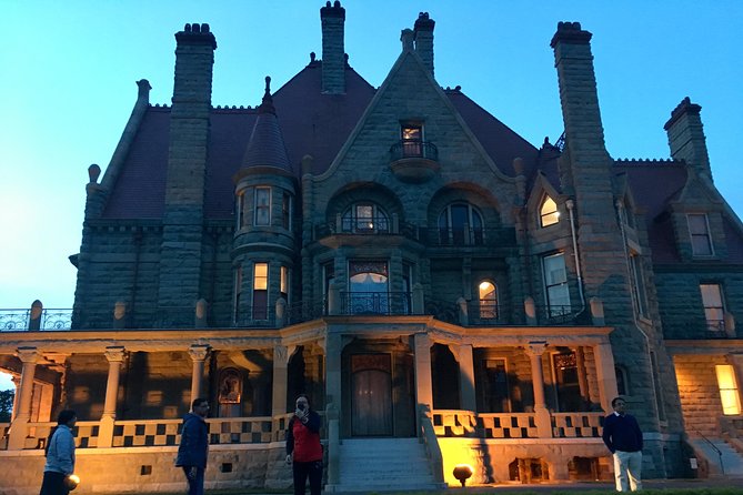 Private Tour of Beautiful Victoria in Luxury Van - Fisherman’s Wharf: Floating Homes and a Quick Snack
