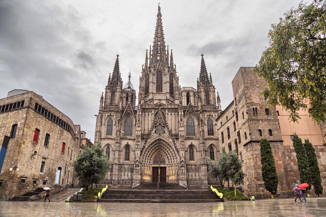 Private Transfer: Cruise Port to Barcelona by Luxury Van - Who will get the most from this private van