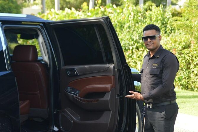 Private Transfer VIP Suburban Punta Cana Airport from/to Hotels - Arrival at PUJ, from the gate to the SUV