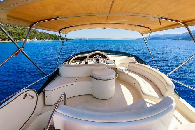 Private VIP Motoryacht Charter in Bodrum For 6 Hours With Lunch - Lunch on the boat, with four menu choices