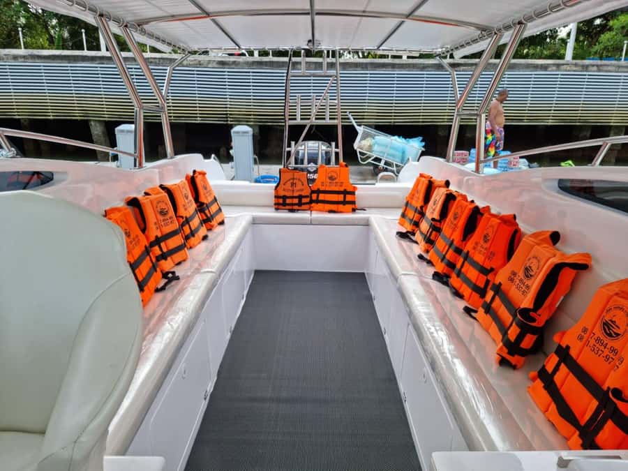 Private VIP Speed Boat Charter to Phi Phi Islands - Why a private Phi Phi boat makes a difference