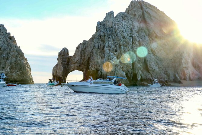 Private Whale Watching on Luxury Yacht in Cabo San Lucas - The search for humpback whales