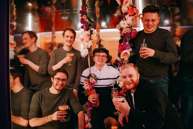 Pub Crawl + Unlimited Drinks + VIP entry + Drinking Games & Photographer - The photographer: a useful extra, not a certainty