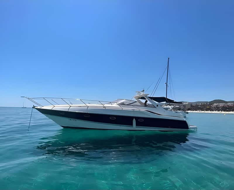 Puerto Banus: Private Luxury Yacht Charter - The first 45 minutes: sailing along Playa Puerto Banús
