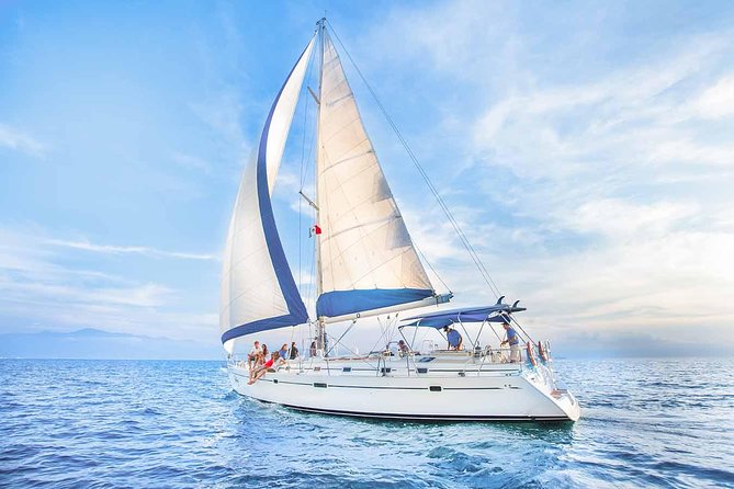 Puerto Vallarta Luxury Sailing with Premium Open bar & lunch - The boat experience: more lounge than party cruise