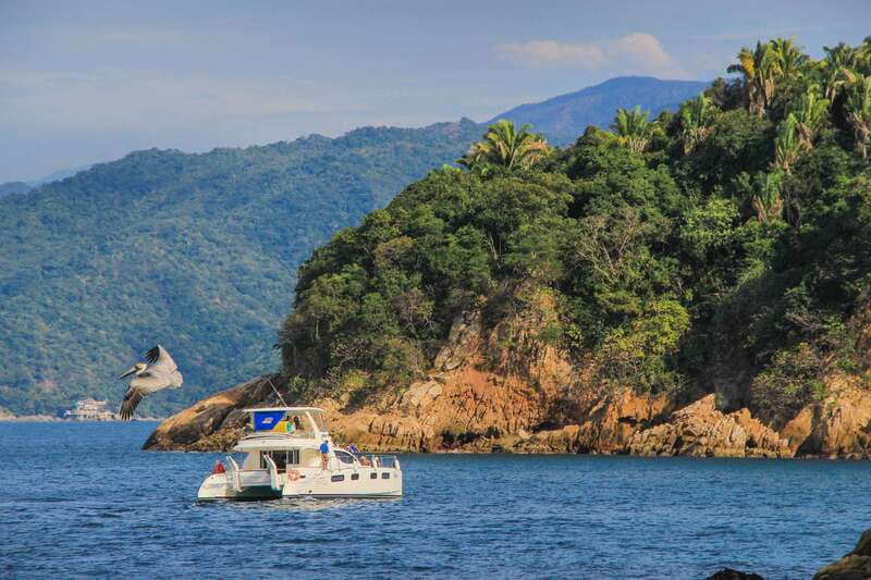 Puerto Vallarta: Luxury Yacht Tour with Lunch and Open Bar - Key points to know before you book
