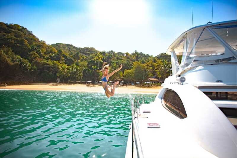 Puerto Vallarta: Luxury Yacht Tour with Lunch and Open Bar - How much time do you really spend on the water?