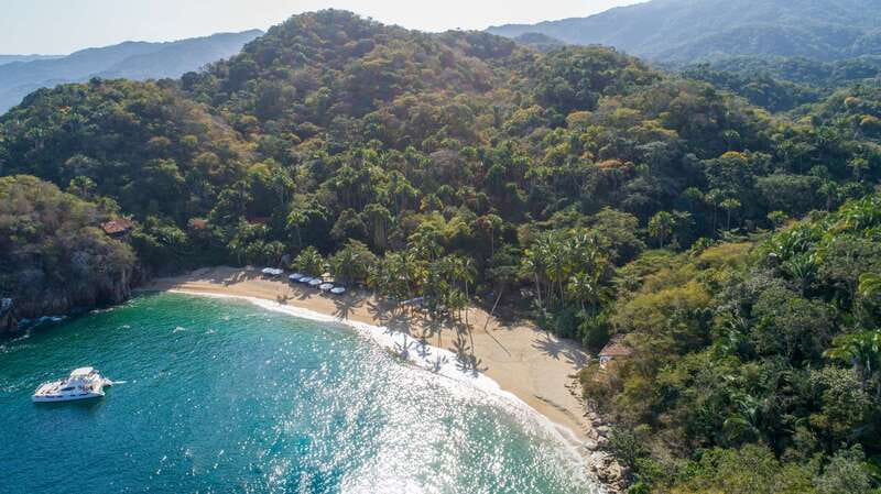 Puerto Vallarta: Luxury Yacht Tour with Lunch and Open Bar - What to bring and what to leave behind