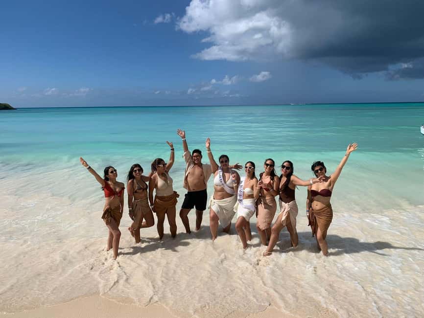 Punta Cana: Saona Island VIP 4 first-class beach and sunset - Mano Juan: a village break from the beach