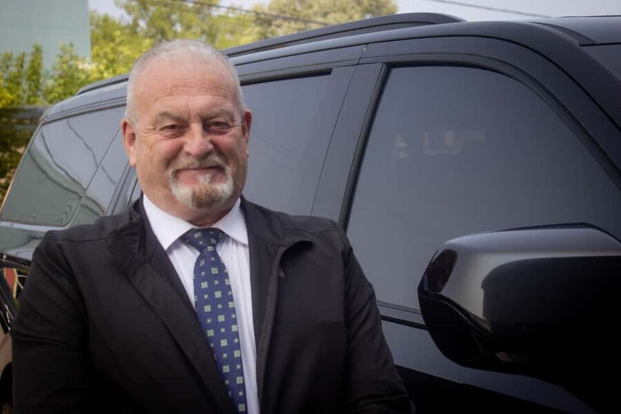 Quebec City: 4 Hours Private Tour in a Luxury Vehicule - Four hours without a fixed route