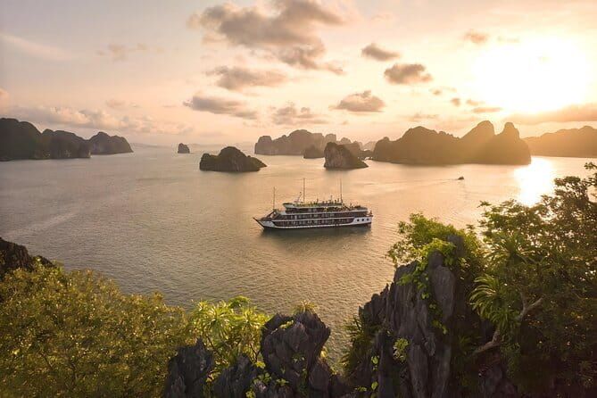 REINA - Ha Long Luxury Day Cruise - Sung Sot Cave brings the biggest natural spectacle