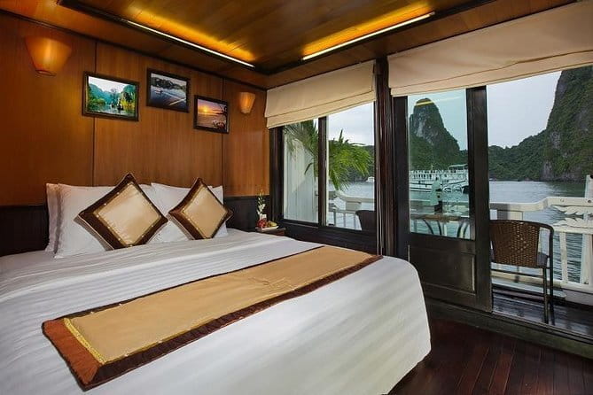 REINA - Ha Long Luxury Day Cruise - Sunset tea is the quietest part of the afternoon