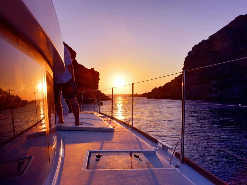 Rethymno: Luxury Sunset Cruise with Dinner and Drinks - Leaving Port Rethymno at 5:00 p.m.