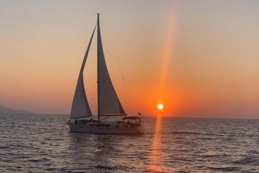 Rethymno: Luxury Sunset Cruise with Dinner and Drinks - Who will enjoy this evening most?