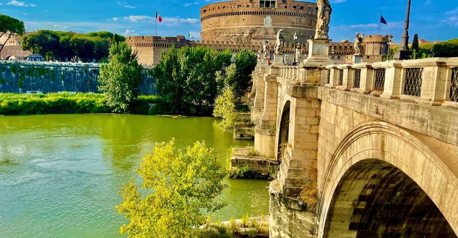 Rome: Castel Sant'Angelo and Hadrian's Tomb Guided VIP Tour - Meeting your guide beside the Tiber