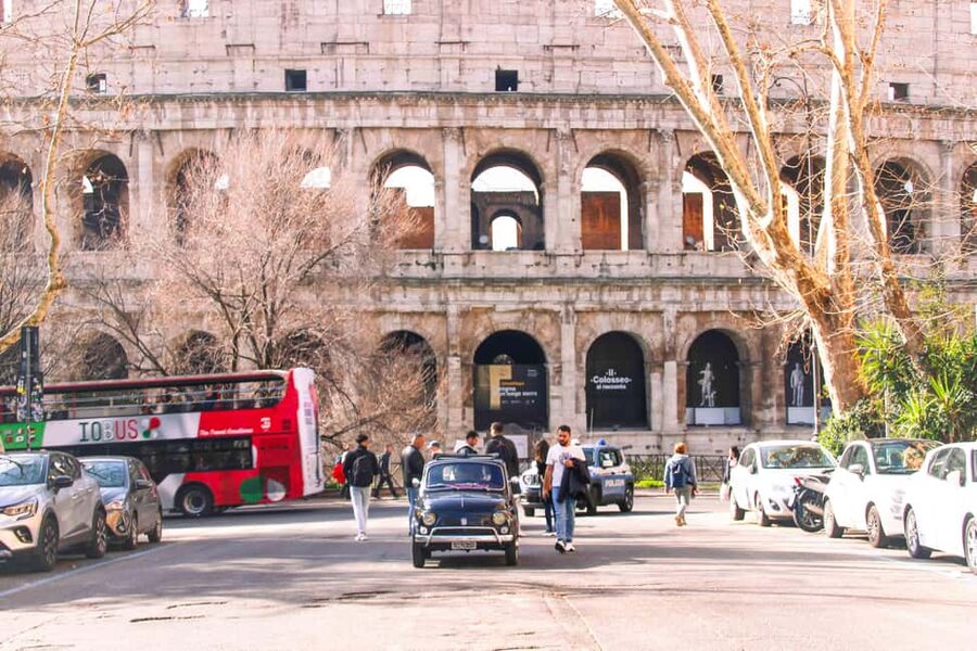 Rome: Colosseum Arena, Roman Forum & Palatine Hill VIP Tour - Palatine Hill and Rome’s founding legend