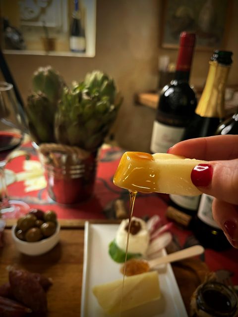 Rome: Dinner Food Tasting & Wine Pairing VIP Experience - A small group with room for questions