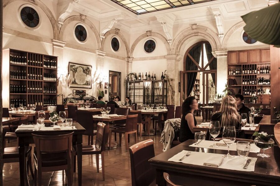 Rome: Gourmet Wine and Dine in a Luxury Restaurant - Meeting at Piazza della Minerva near the Pantheon