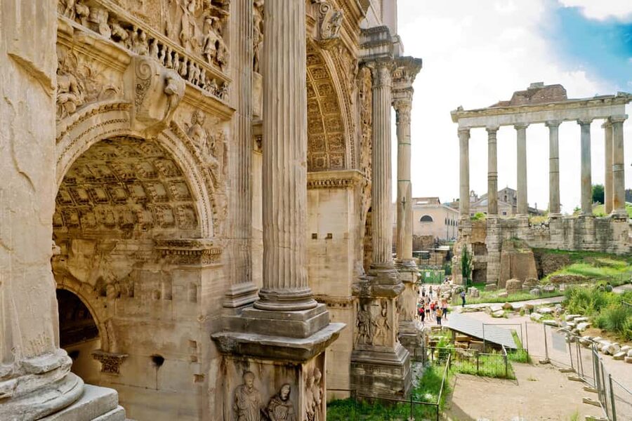 Rome: VIP Colosseum, Roman Forum, Palatine Hill Experience - Meeting the staff on Via Labicana 96