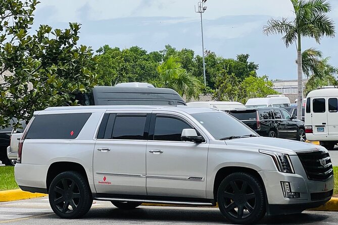 ROUNDTRIP Bavaro/Punta Cana AREA - PUJ Airport - LUXURY SERVICE - Pickup at the hotel lobby
