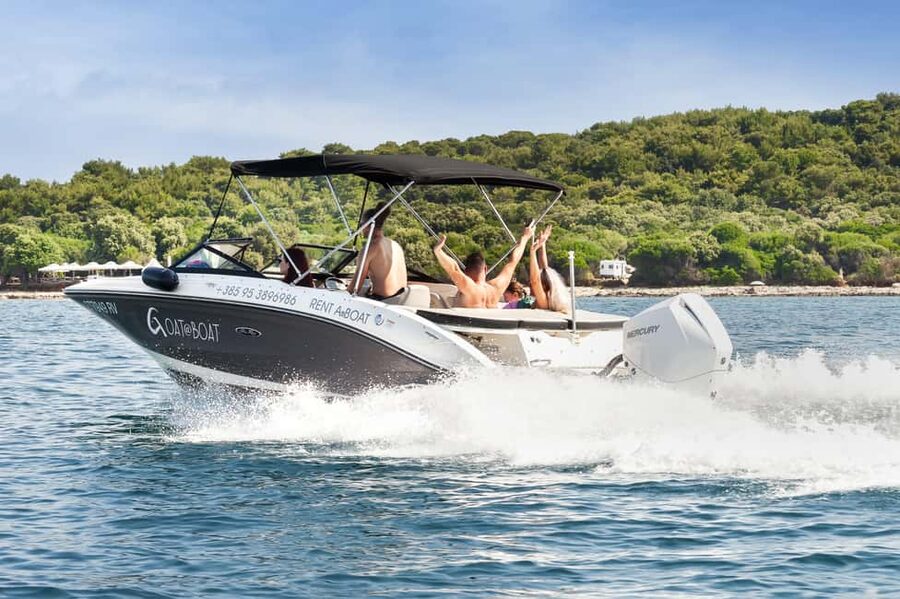 Rovinj: Luxury Island Hopping with Swimming & Snorkeling - Golden Cape and the first views from the boat