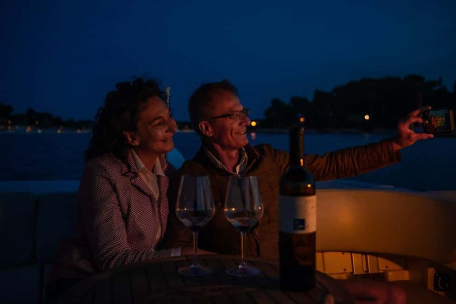 Rovinj: Private Luxury Old Town Night Boat Tour with Wine - Why Rovinj is especially good after sunset