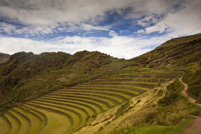 Sacred Valley and Machu Picchu Tour in 2 days with Peru Vip - Train to Aguas Calientes